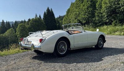 862563